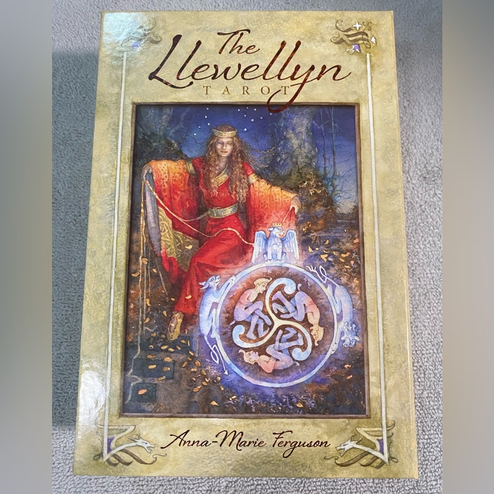The Llewelyn tarot by Anna-Marie Ferguson with book